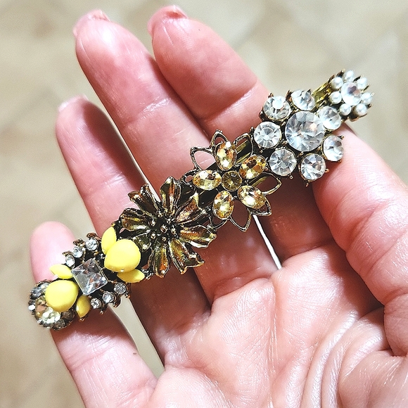 Nordstrom Accessories - Nordstrom Swarovski Crystal Floral Barrette